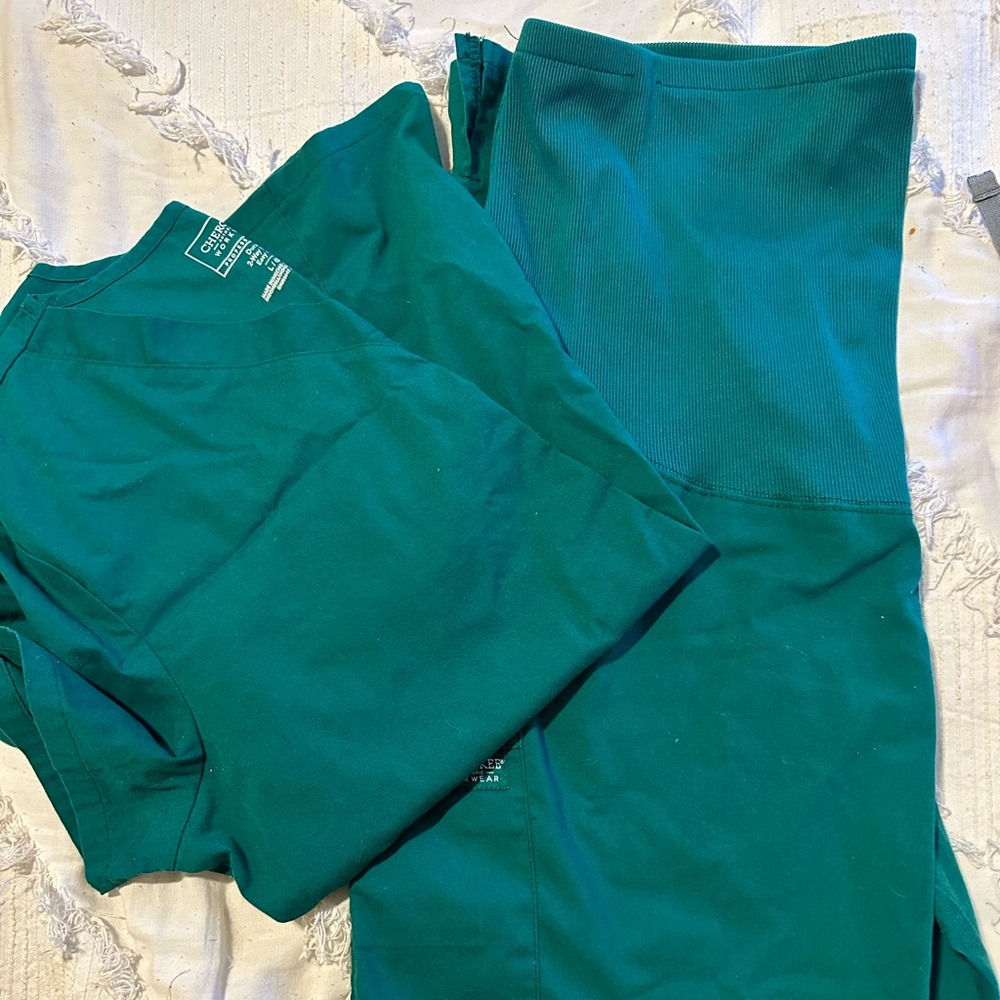 Cherokee brand maternity scrubs size large